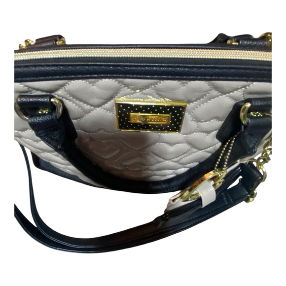 Betsey Johnson Beige and Black Quilted Crossbody Bag - Picture 7 of 13